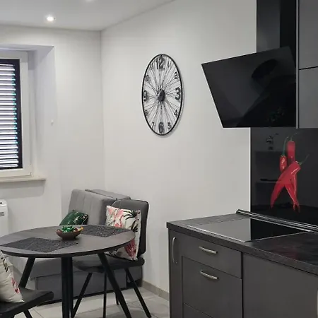 Apartment Julija 1 *