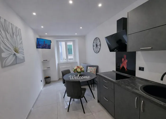 Julija 1 * リエカ